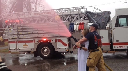 gender-reveal-firefighter